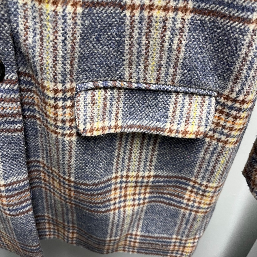 BB Dakota Plaid Coat with Blue Interior - Picture 5 of 5